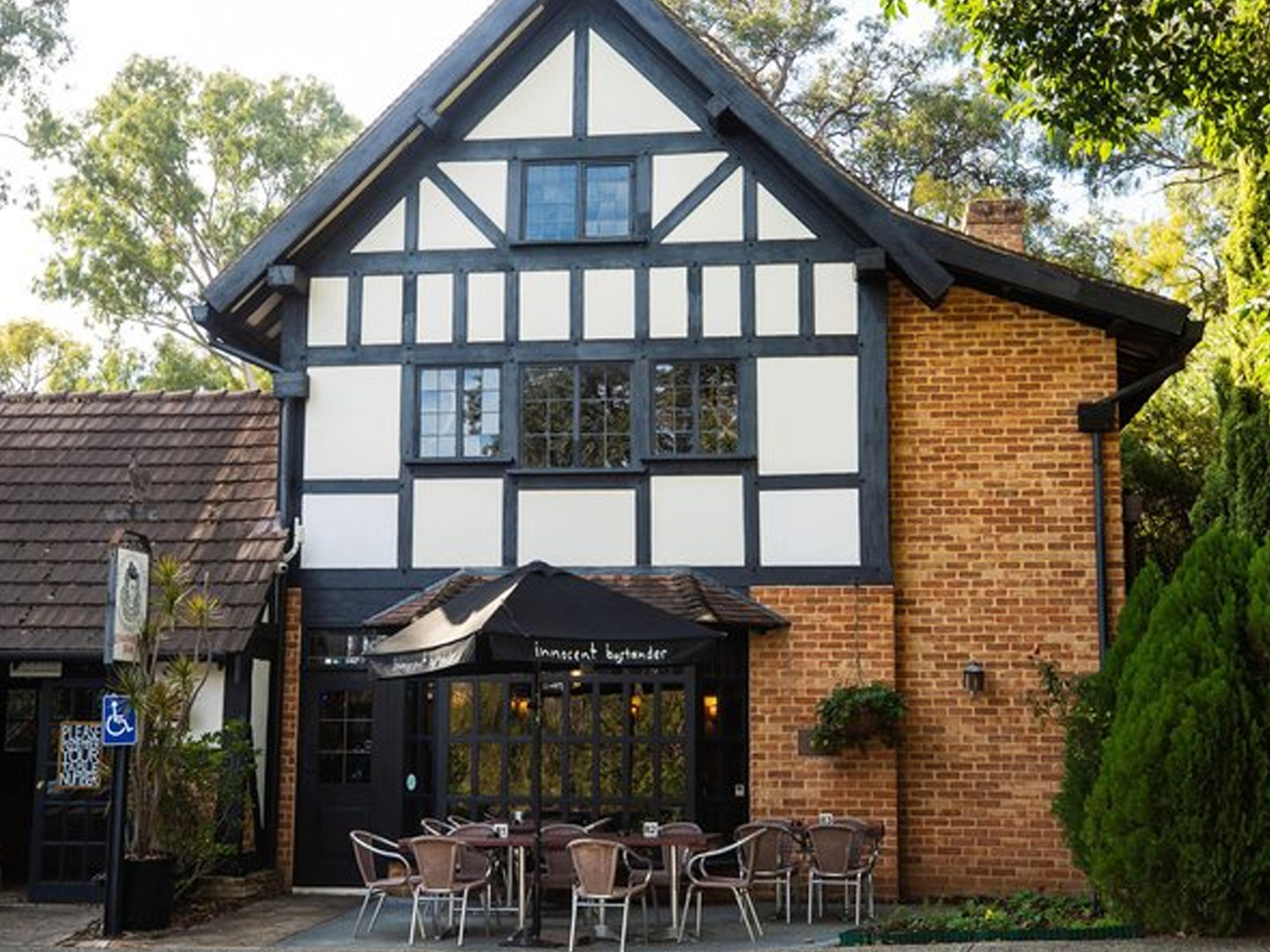 A taste of old England at the Last Drop Elizabethan